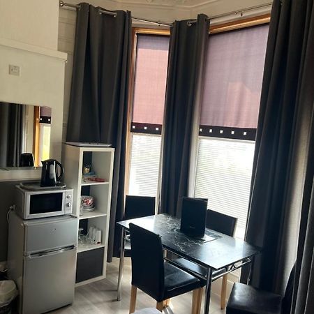 Mccoinnich Rooms Dundee Esterno foto