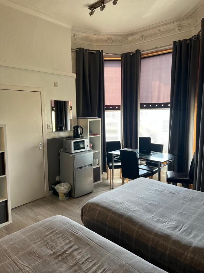 Mccoinnich Rooms Dundee Esterno foto